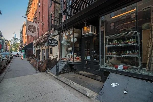 Rented by REAL New York | media 24