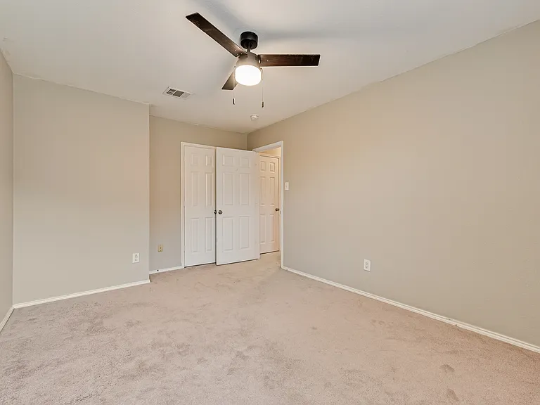 2701 Mockingbird St — Photo 13