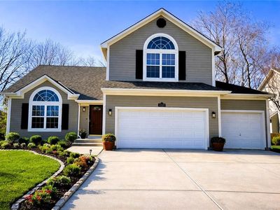4000 SW Chatham Dr, Lees Summit, MO, 64082