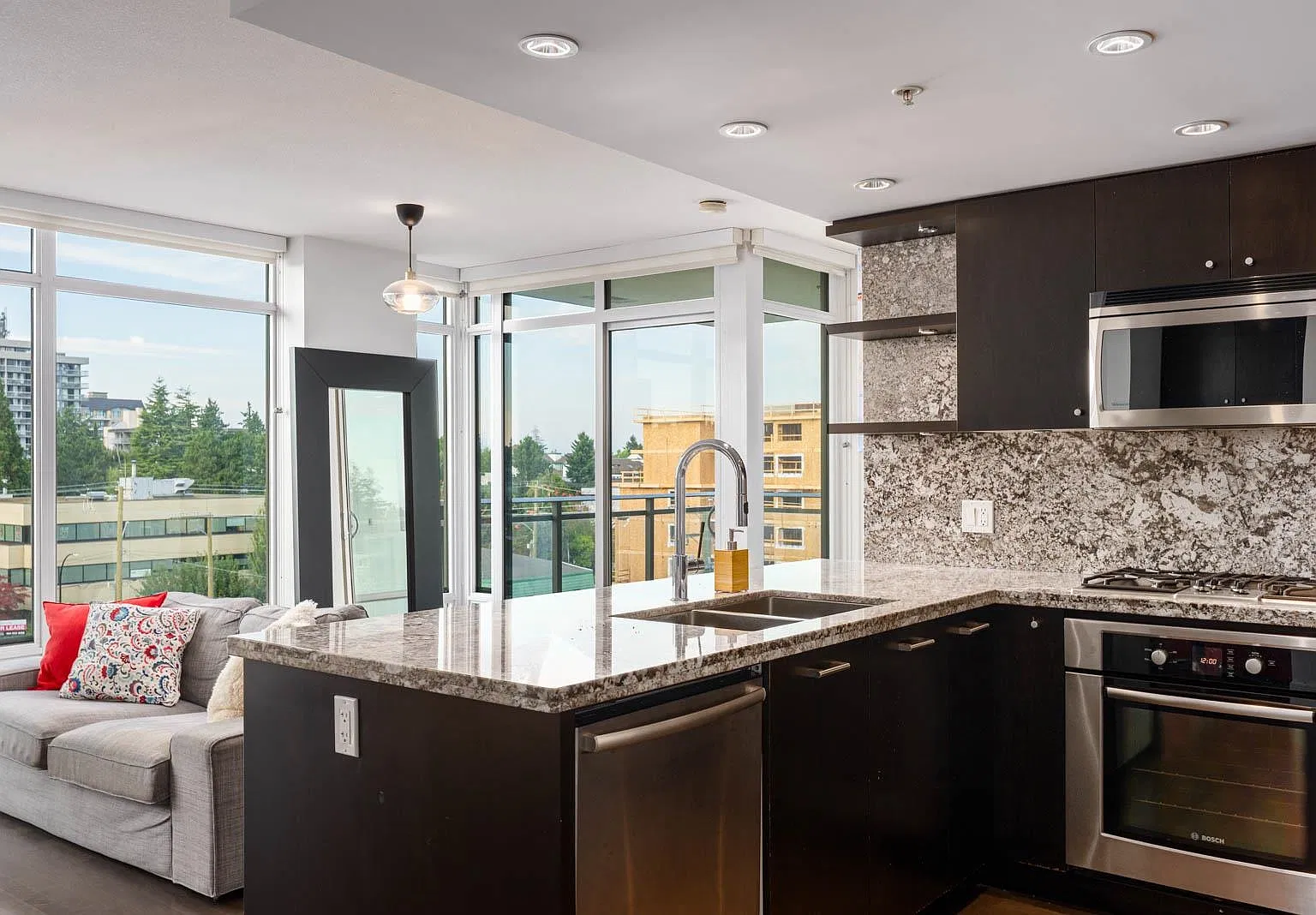 1 bed, 640 sqft, $2,050 — Photo 4