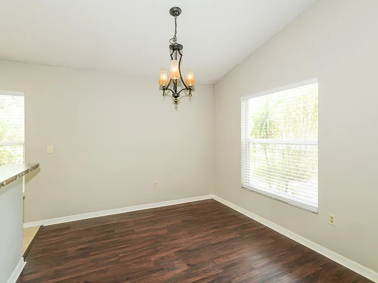 1846 Twisting Ln — Photo 7