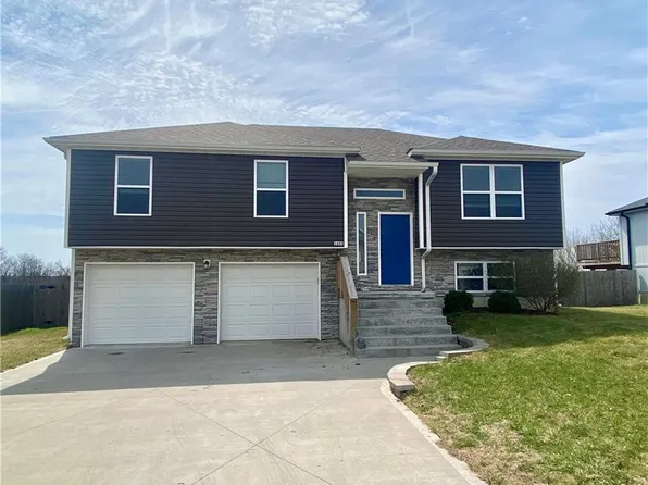 1603 W 6th Street Ter, Knob Noster, MO 65336