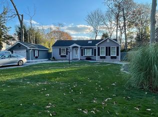 28 George St, East Patchogue, NY 11772