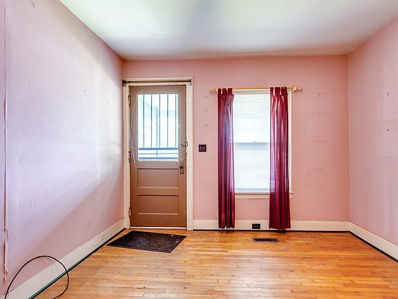 5th image of 1220 Iredell Ave
