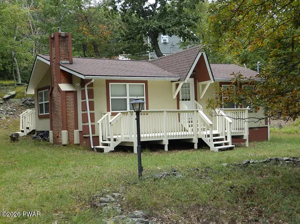 143 Lakeview Dr, Dingmans Ferry, PA 18328