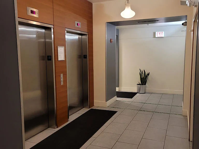 1200 W Monroe St #420 — Photo 31