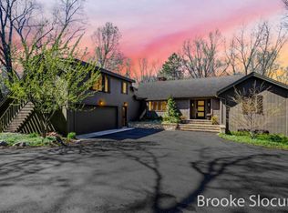 600 Greentree Lane Ave NE, Ada, MI 49301