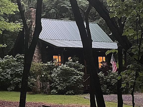 5th image of 438 Starr Mountain Rd