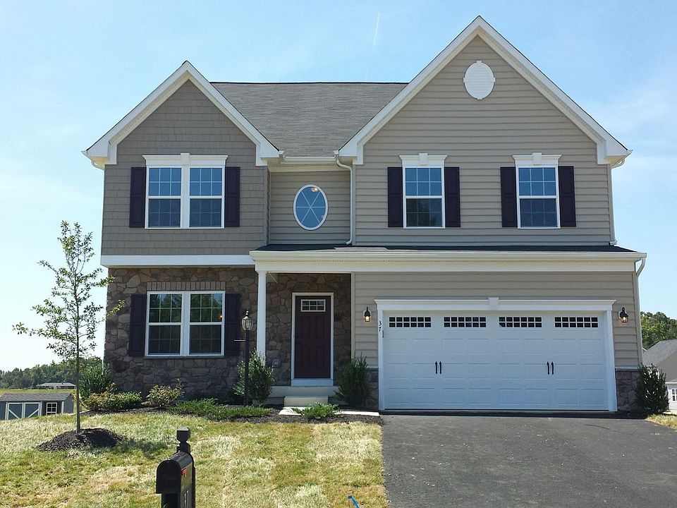 1st image of 37 Cool Brook Ln