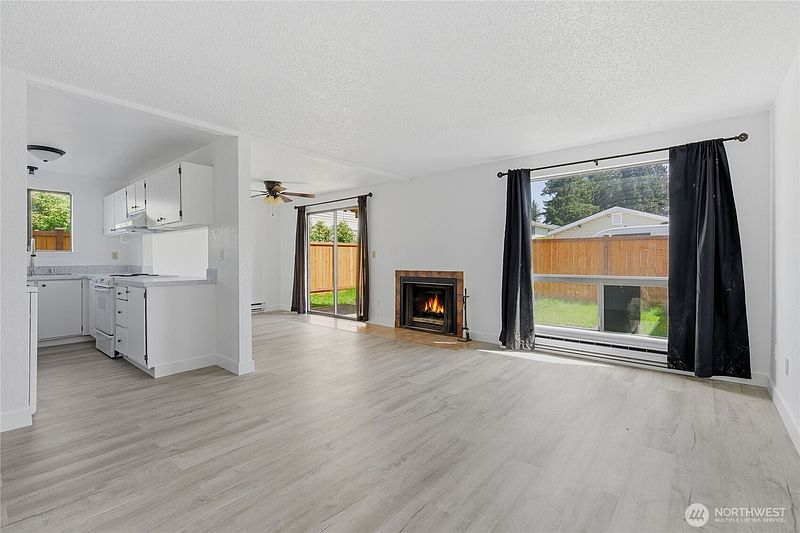 5th image of 2810 D Place SE