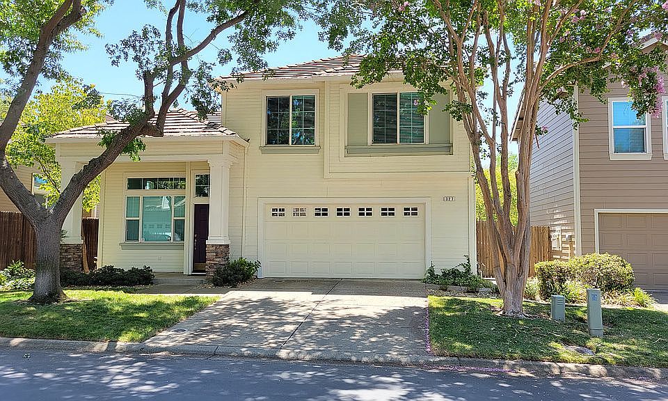 1st image of 327 Coventry Cir