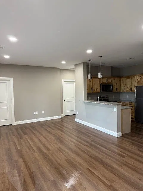 3 bed, 1058 sqft, $1,250 — Photo 1