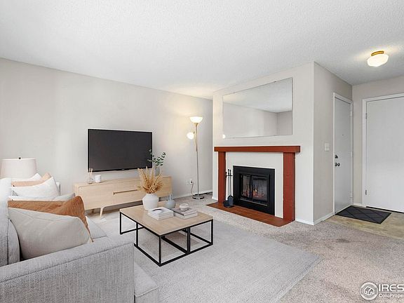 3rd image of 925 Columbia Rd #124