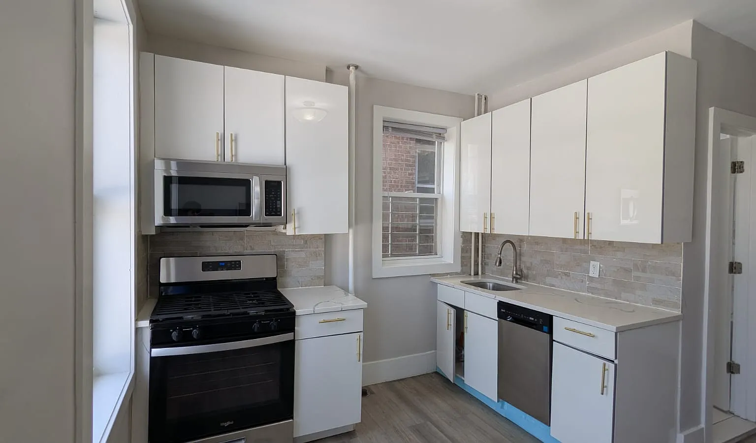 114 Stuyvesant Ave — Photo 1