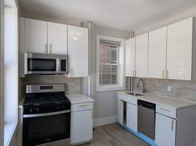 114 Stuyvesant Ave, Jersey City, NJ