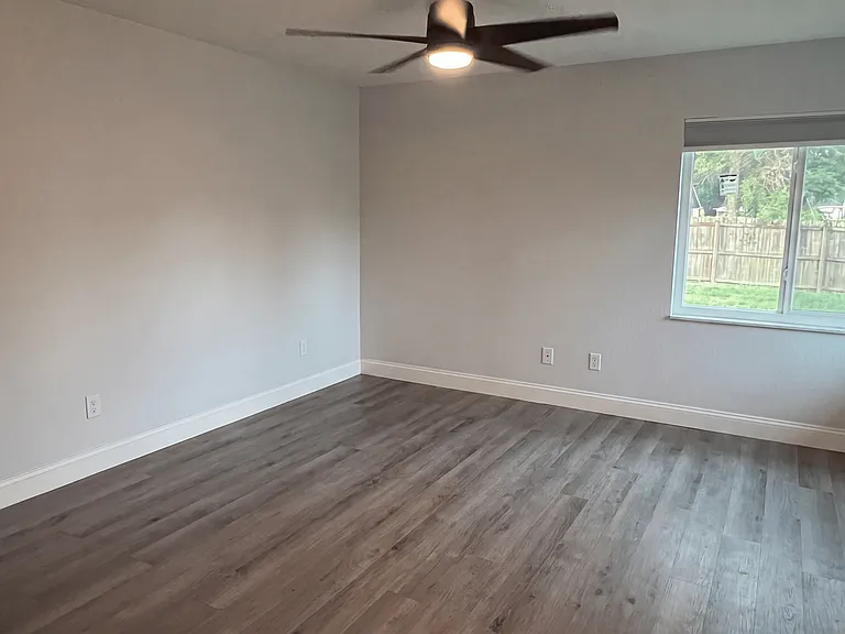 1820 Delki St NW — Photo 11