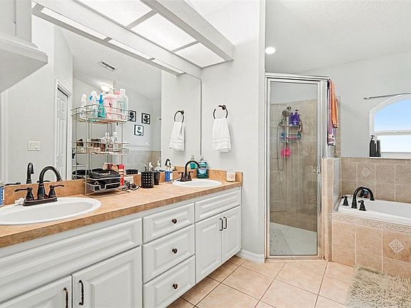 4th image of 11428 Dorian Ct