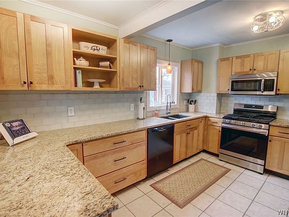 3rd image of 4446 Valley View Ave