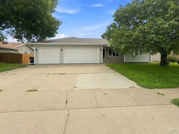 112 Settler Dr, Sergeant Bluff, IA 51054
