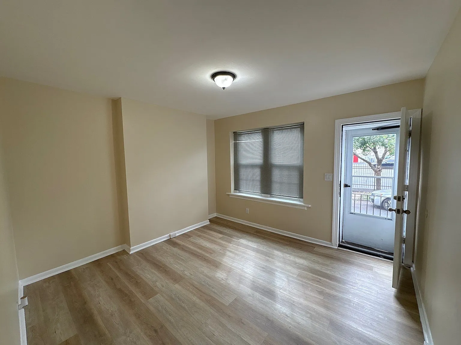 2 bed, 1196 sqft, $1,800 — Photo 2