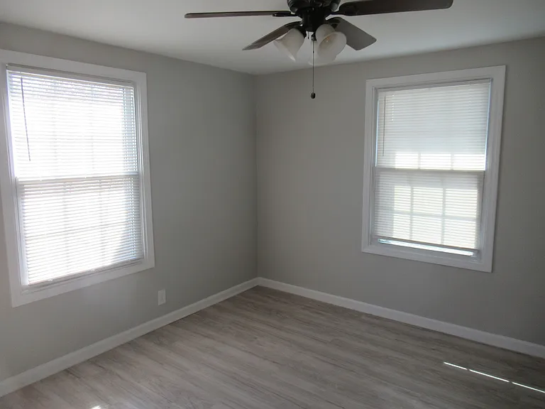 9295 Dorothy Dr — Photo 15