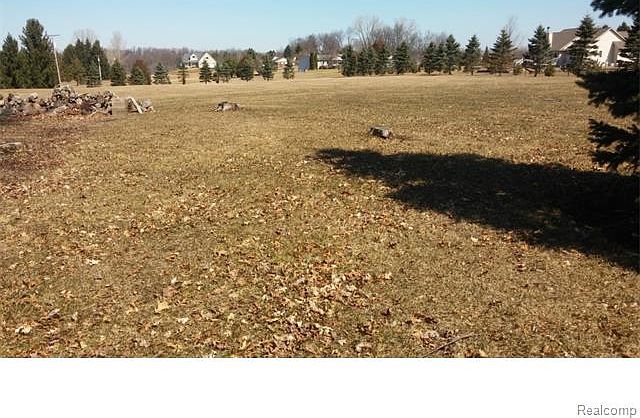 2nd image of 8664 Hyne Rd
