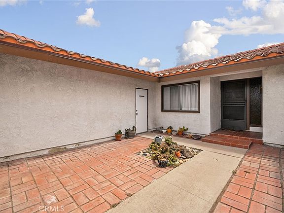 4th image of 174 Fulton Way