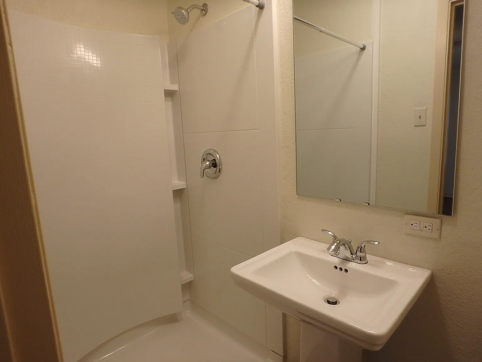 3 bed, 1788 sqft, $1,800 — Photo 4