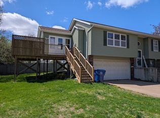 6010 N Hancock Ave, Davenport, IA 52806