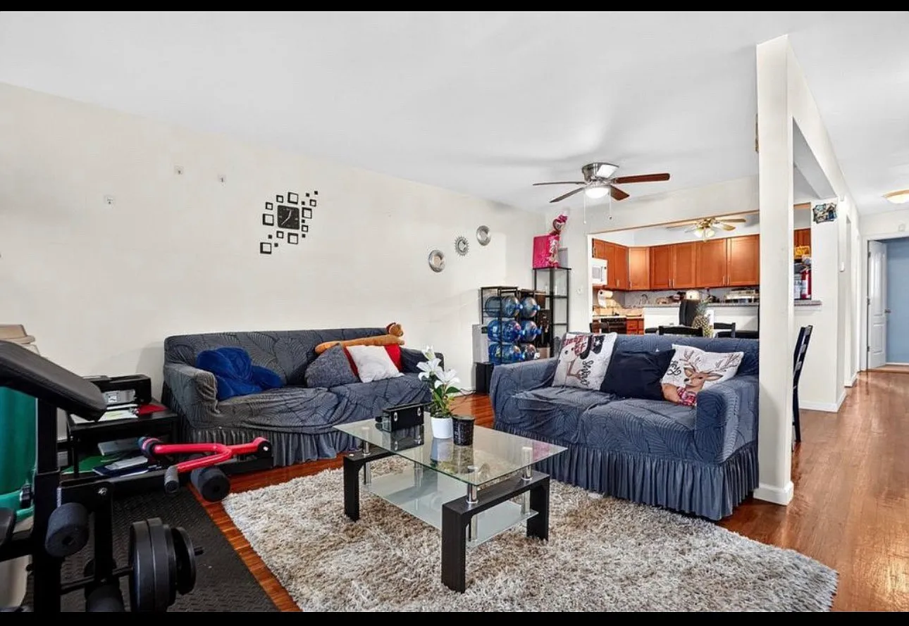 3 bed, 1450 sqft, $2,150 — Photo 2