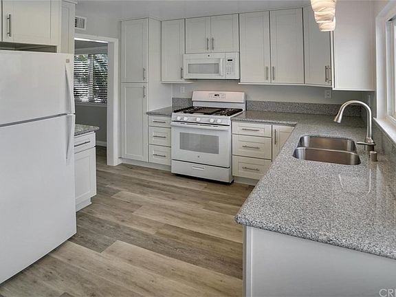 4th image of 23149 Magnolia Glen Dr