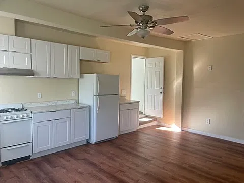 Studio, 450 sqft, $1,900 — Photo 2