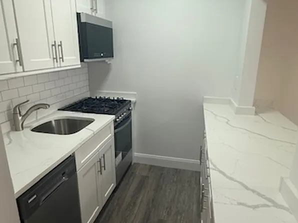 405 East 82nd Street image 3 of 9