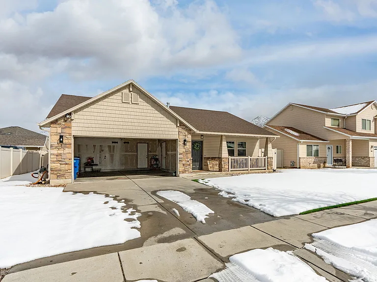 120 N Century Dr — Photo 36