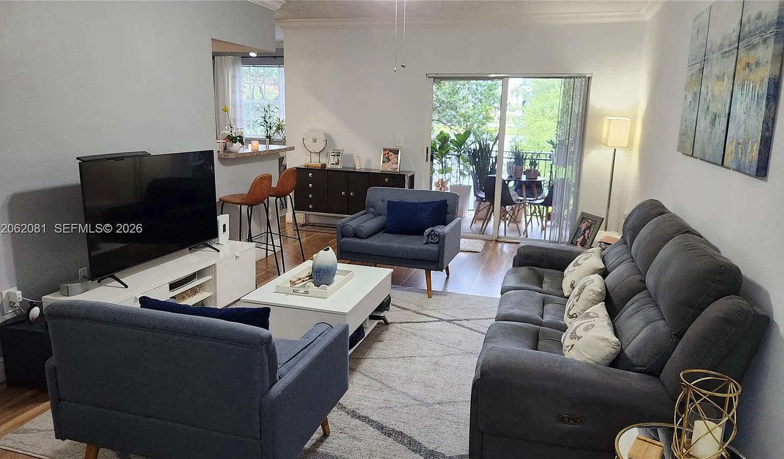 Marquesa Condo — Photo 1