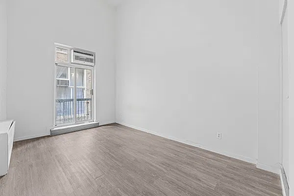 Living room, photo 5