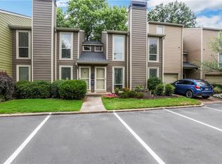 1129 Riverbend Club Dr SE, Atlanta, GA
