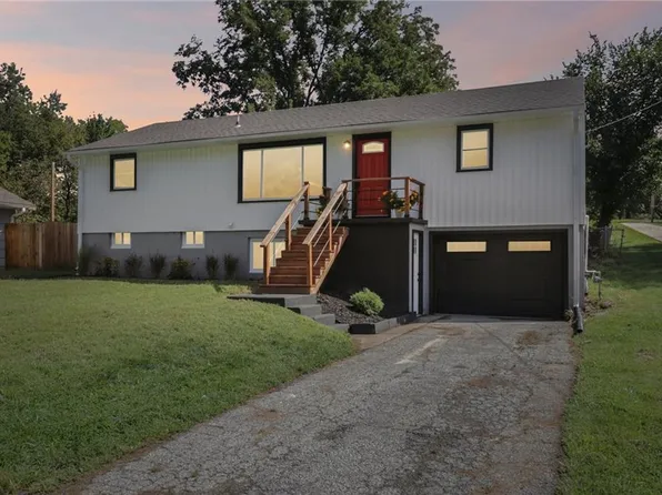 2907 S 29th St, Saint Joseph, MO 64503