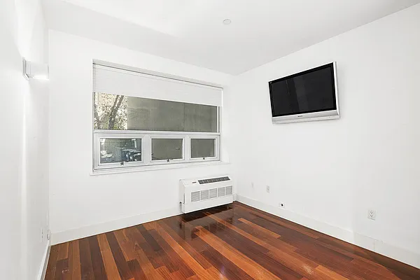 Rented by Compass | media 12