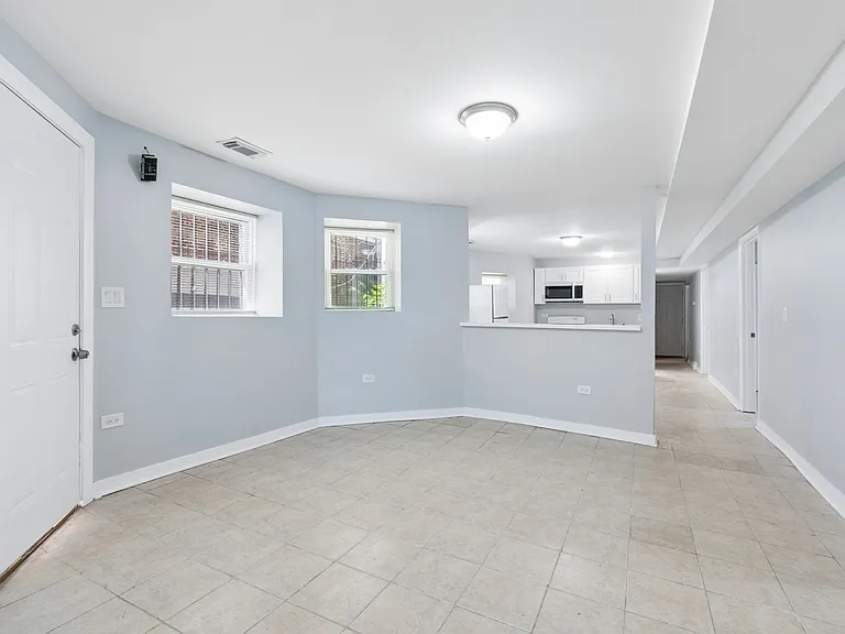 1404 S Hamlin Ave #G — Photo 4