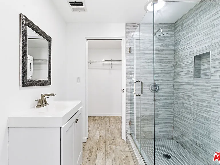 8424 W 4th St — Photo 16