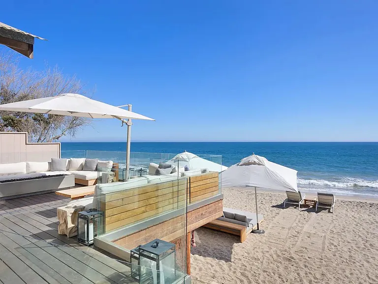 Ideal for small families looking for a beachfront escape.