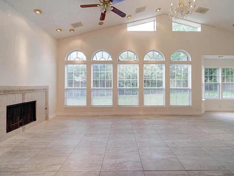 10509 Doering Ln — Photo 13