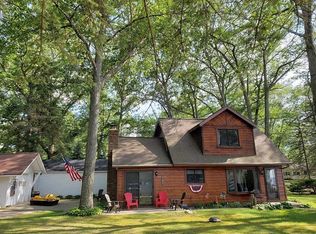324 Edgewood Dr, Prudenville, MI 48651