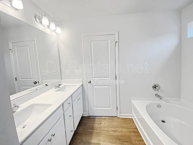 273 Summerwood Ln — Photo 10