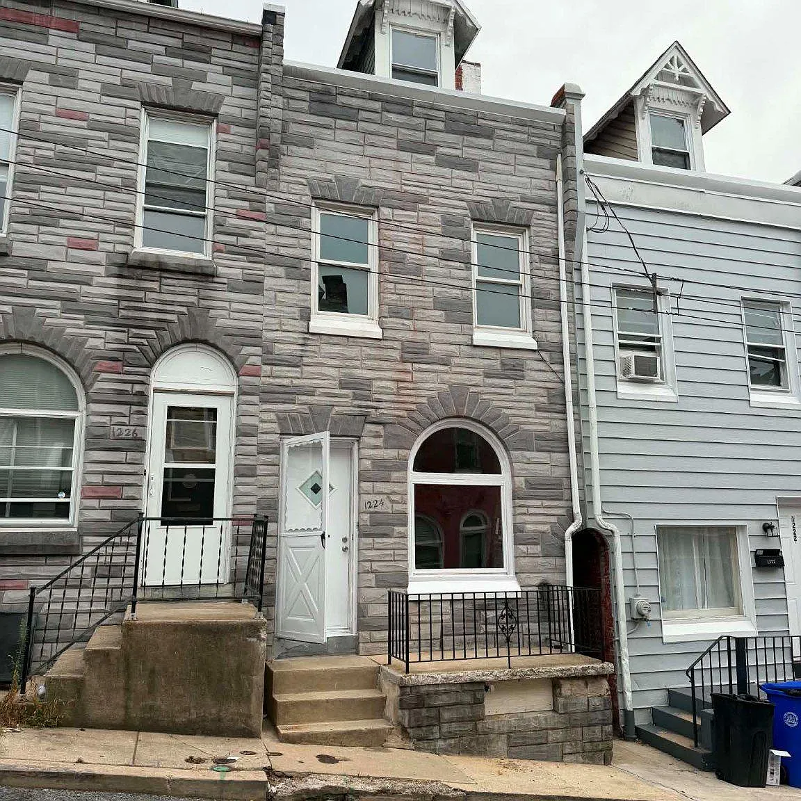 2 bed, 1.0 bath, 1044 sqft, $1,550 — Photo 2