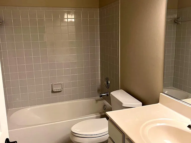47370 Victoria Falls Sq — Photo 40