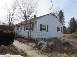 27 Vine St, Northfield, NH 03276