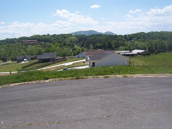 2nd image of 12 Grandeur Ave Lot 12