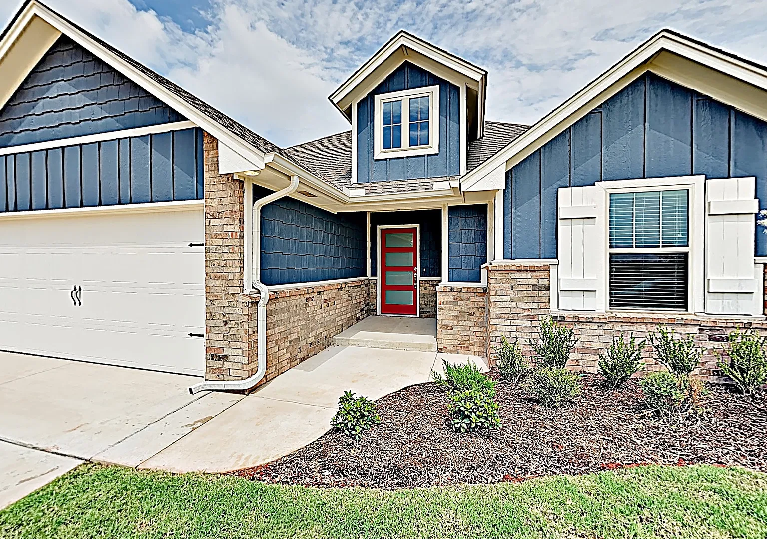 3 Bedroom 2 Bath Home with Storm Shelter — Photo 2